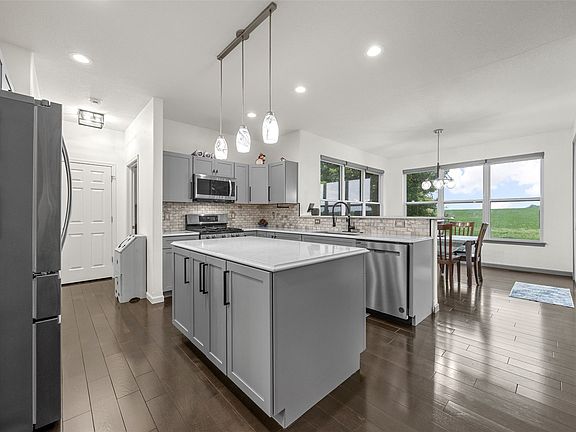 5th image of 3102 Falcon View Ct SW