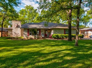 200 Modoc Trl, Lake Kiowa, TX 76240