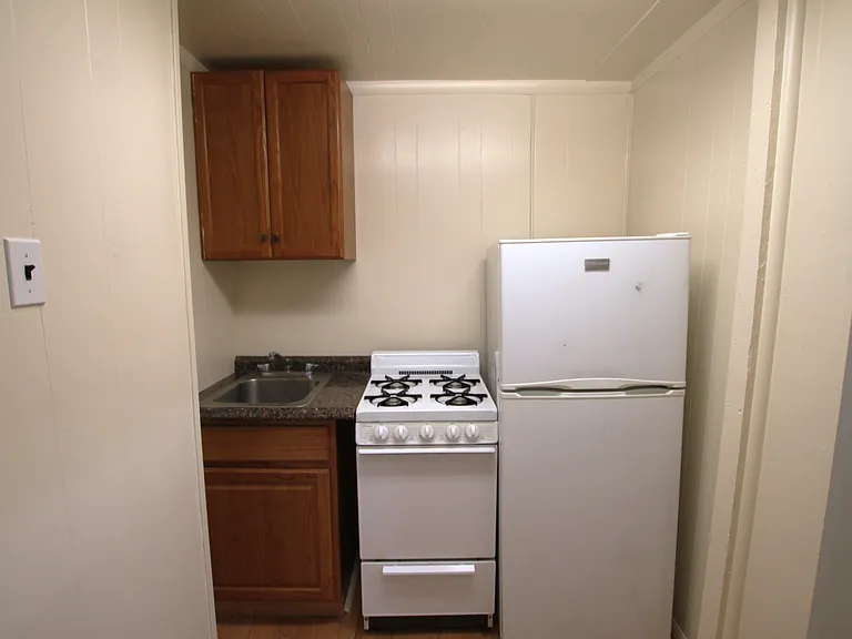 Robin Apartments — Photo 23