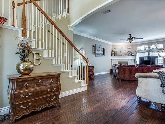 4th image of 2821 Lakemont Dr