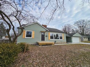 19767 Woodland St, Harper Woods, MI 48225