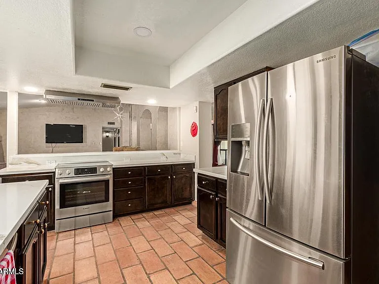 239 E Aster Dr — Photo 9