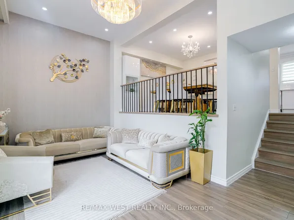 331 Trudelle St #43, Toronto, ON M1J 3J9