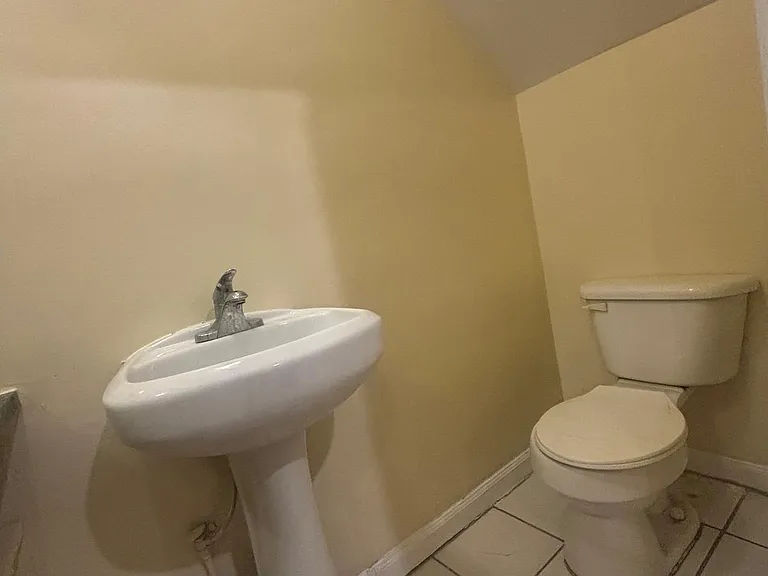 230 Park Ave #1 — Photo 2