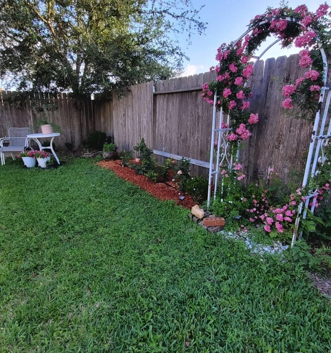 3 bed, 1465 sqft, $2,300 — Photo 1