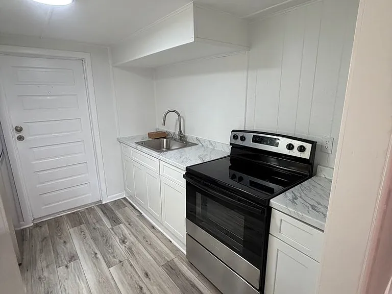 732 S Johnson Ave — Photo 8