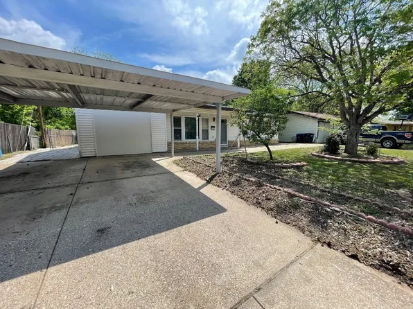 3220 Fairview St, Fort Worth, TX 76111