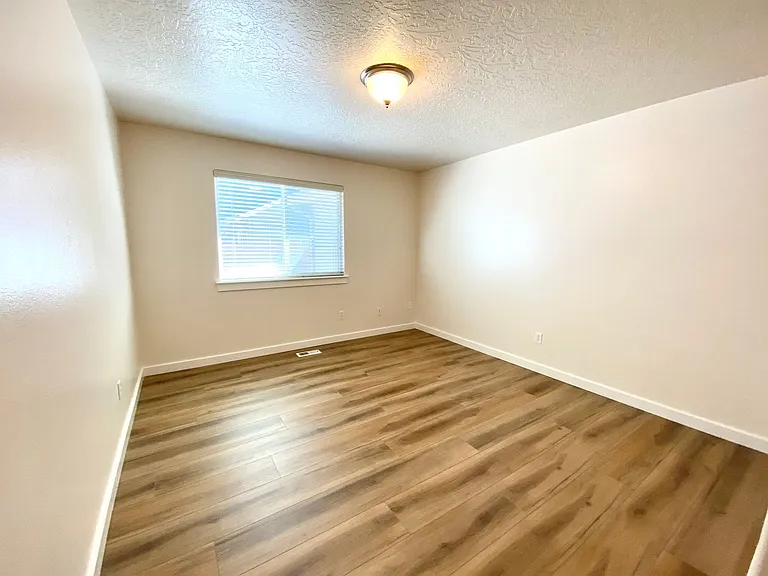 1014 N Manship Ave — Photo 25