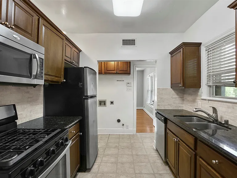 6166 Oram St — Photo 12