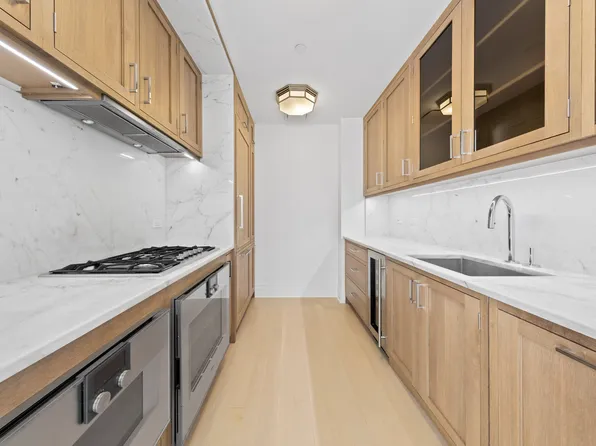 30 Park Place image 4 of 16