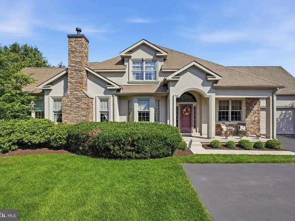 265 Country Club Dr, Telford, PA 18969