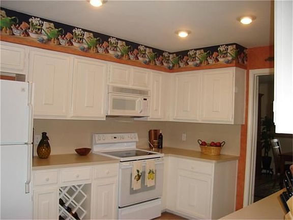 5th image of 10239 Longmont Dr