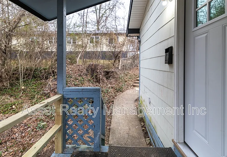 219 Highland Ave #1 — Photo 22