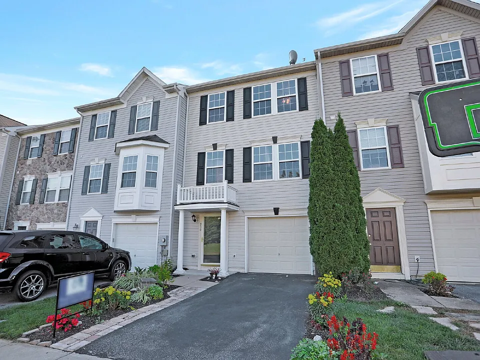 930 Monet Dr