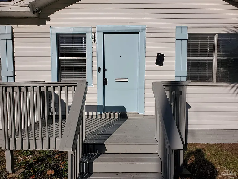 1215 N C St — Photo 5