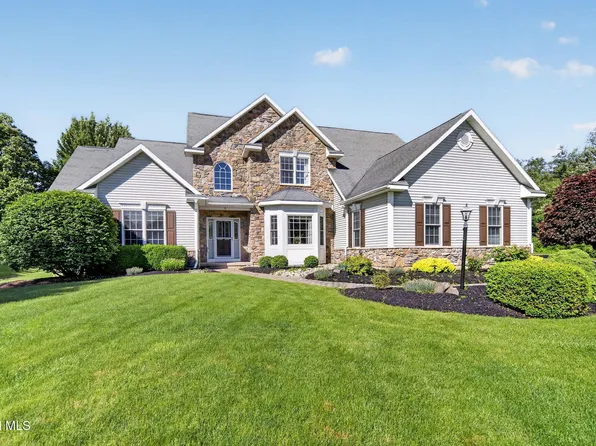 5 Normandy Square, Guilderland, NY 12009