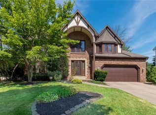 18 Sandhollow Ct, Getzville, NY 14068