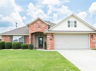 2001 Yukon Dr, Barling, AR 72923