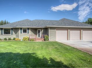 2420 Fairway Dr, Malaga, WA 98828