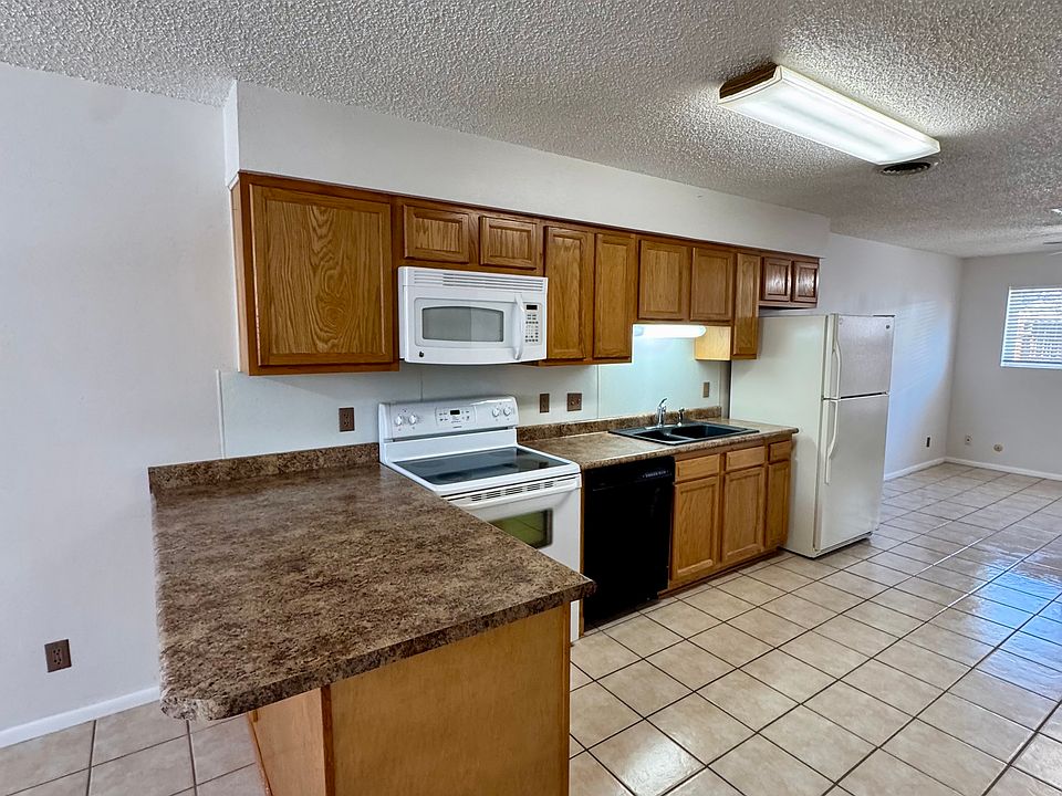 1st image of 1717 Cliffside Dr #A