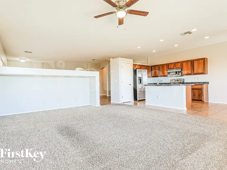 33827 N Slate Creek Dr — Photo 4