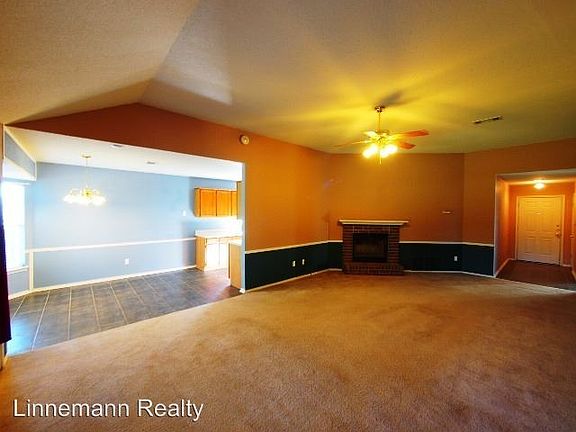 3rd image of 3617 Coral Bay Ln