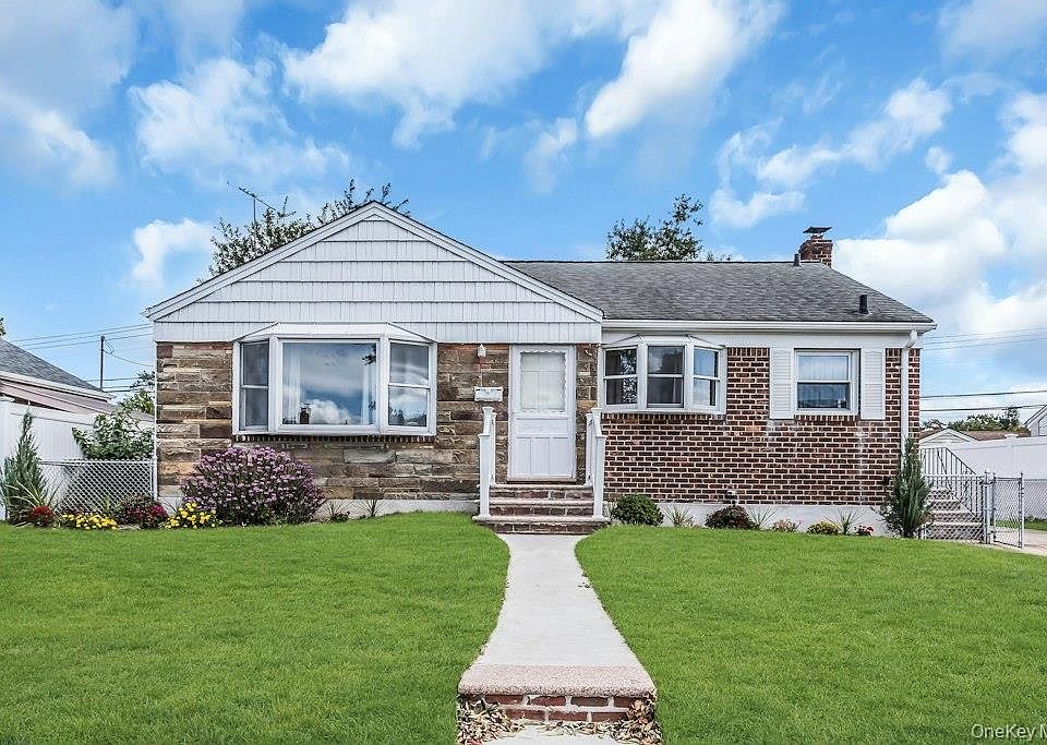 1st image of 74 Bette Road