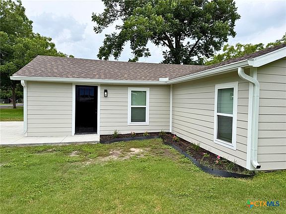 3rd image of 1108 Harvey Ln