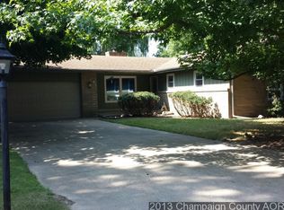 3 Foxhill Ct, Monticello, IL 61856