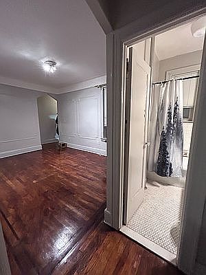 5th image of 28-15 42nd St #B5