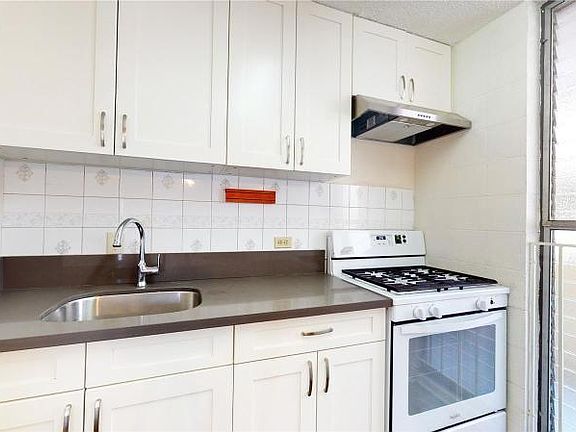 2nd image of 747 Kinau St #16