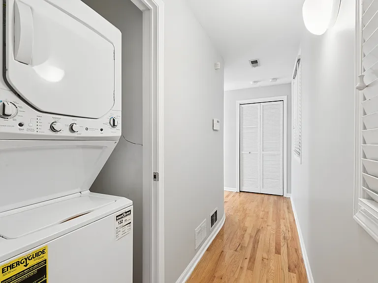 1535 W Oakdale Ave #2 — Photo 9
