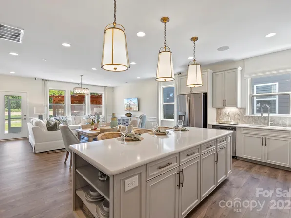 459 Sunharvest Ln, Indian Trail, NC 28079