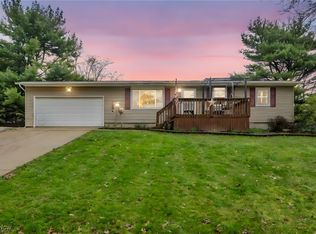 7575 Allen Dr NE, Hartville, OH 44632