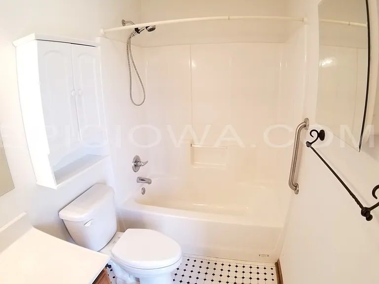 435 68th Ave SW — Photo 18