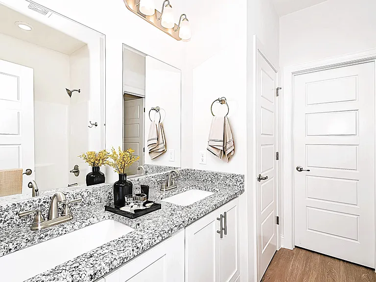 1047 Walker Point Way — Photo 4