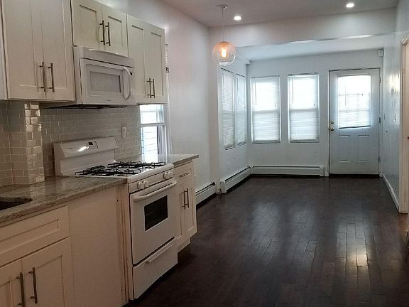 5th image of 18 Bogardus St