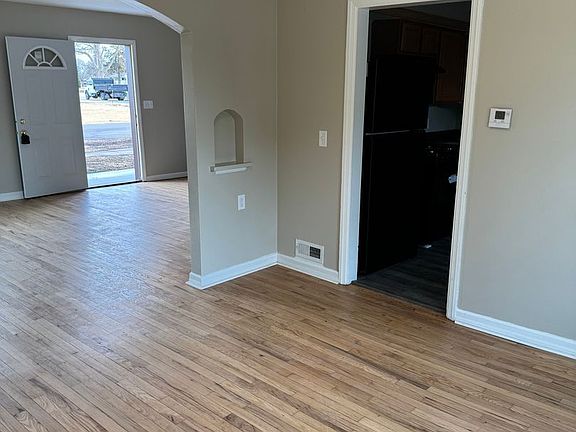 5th image of 1204 N Main St #1206