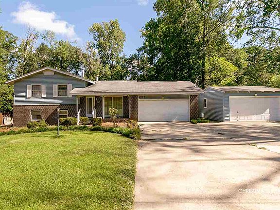 2nd image of 206 Brookwood Dr