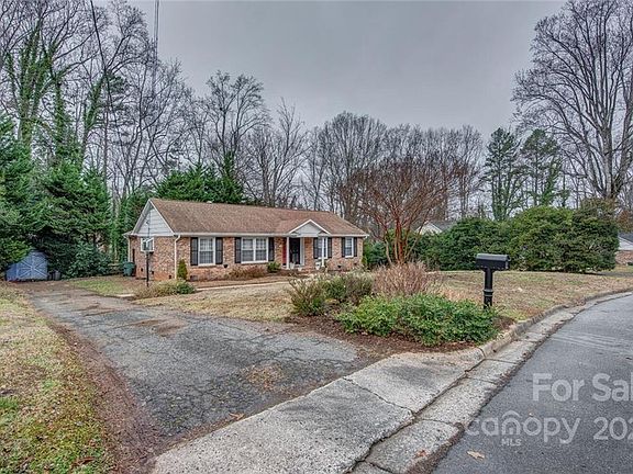 2nd image of 1117 Huntsmoor Dr