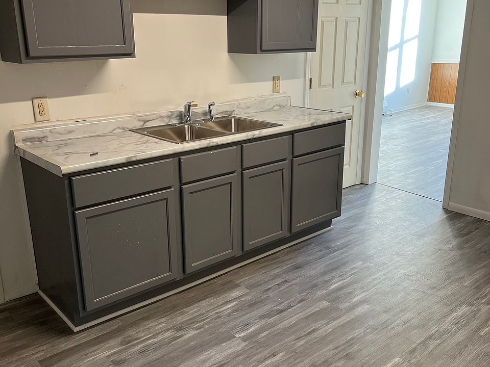 1st image of 1309 Ludington St #203