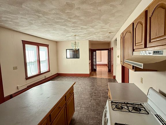 2nd image of 508 Bowen St #1