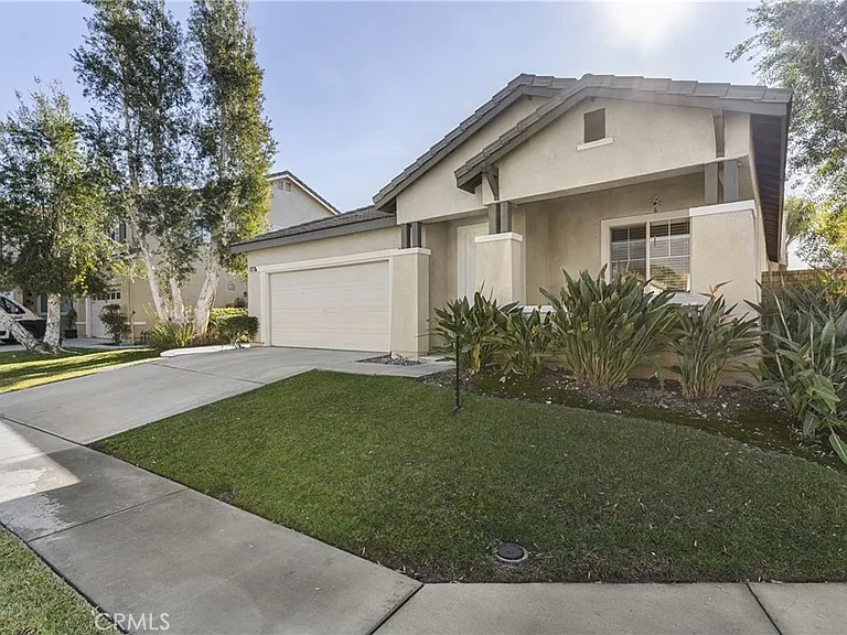 12211 Avon Ct — Photo 2