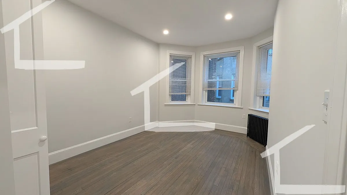 Photo 2 of 4 - 108 Jersey St #18 - Boston, MA Building Photo - 108 Jersey St #18