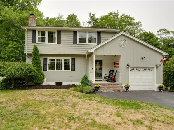 18 Hart St, Burlington, MA 01803