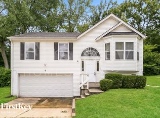 4 Florence Hill Ct, Florissant, MO 63033