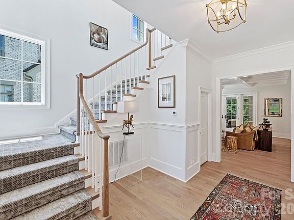 5th image of 3119 Knowlton Ln