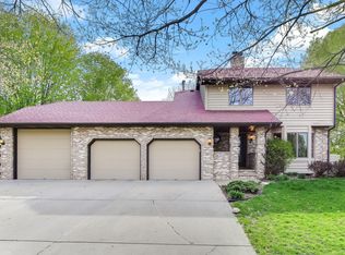 2133 Trumble Ct, Chaska, MN 55318