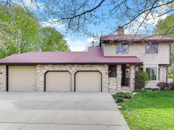 2133 Trumble Ct, Chaska, MN 55318