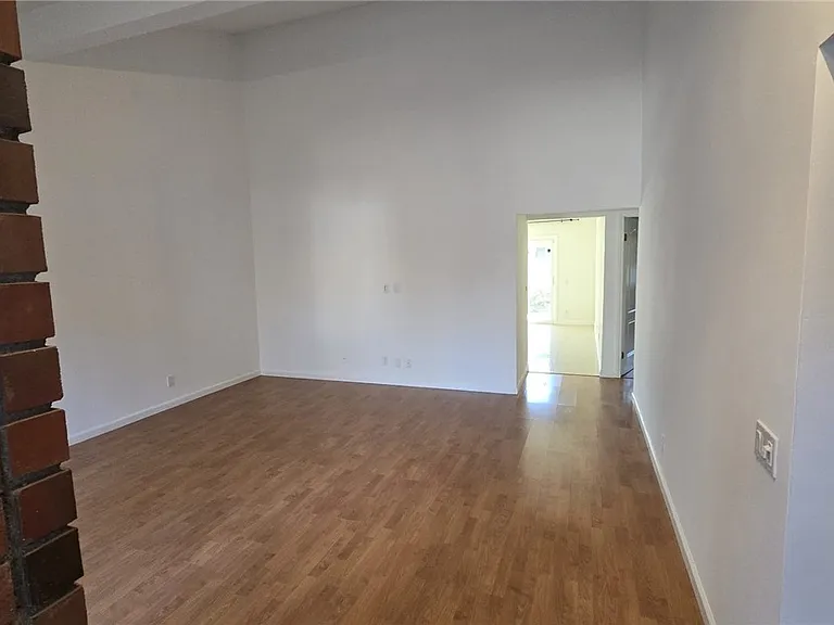 5065 Balsawood — Photo 6